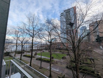 Photo 13 at 1211 W Cordova, Coal Harbour, Vancouver West