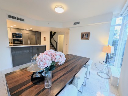 Photo 4 at 1211 W Cordova, Coal Harbour, Vancouver West