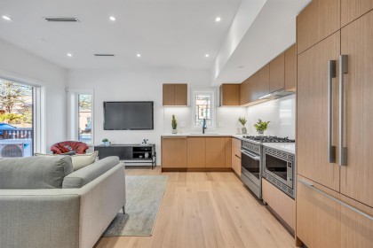 Photo 5 at 1010 W 52nd Avenue, South Granville, Vancouver West