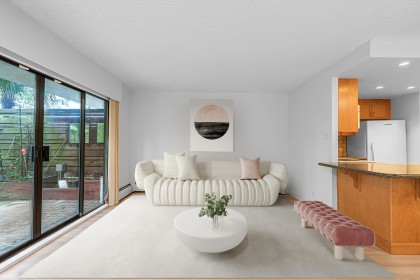 Photo 3 at 102 - 747 17th Street, Ambleside, West Vancouver
