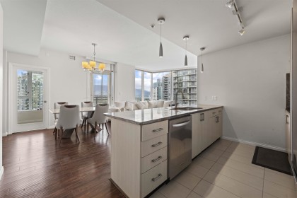 Photo 7 at 1705 - 1211 Melville Street, Coal Harbour, Vancouver West