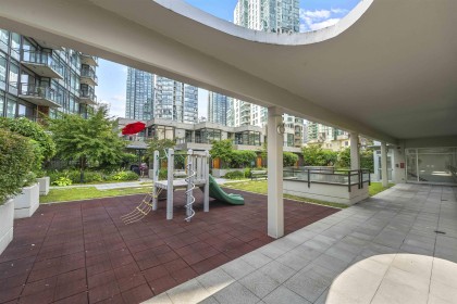 Photo 33 at 1705 - 1211 Melville Street, Coal Harbour, Vancouver West