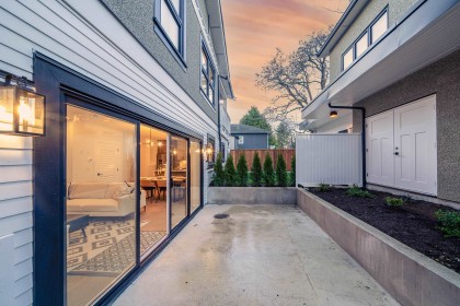 Photo 13 at A - 2735 W 8th Avenue, Kitsilano, Vancouver West