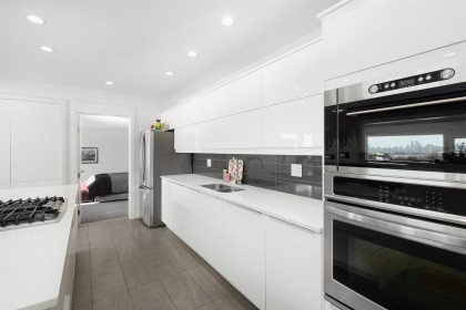 Photo 6 at 1095 W Keith Road, Pemberton Heights, North Vancouver