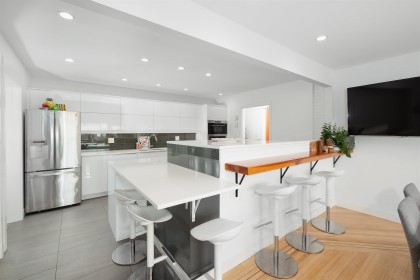 Photo 5 at 1095 W Keith Road, Pemberton Heights, North Vancouver