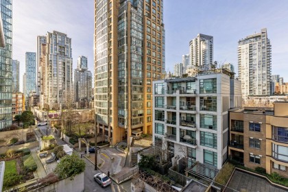 Photo 4 at 701 - 1133 Homer Street, Yaletown, Vancouver West