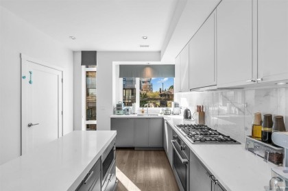 Photo 13 at 7623 Yukon Street, Marpole, Vancouver West