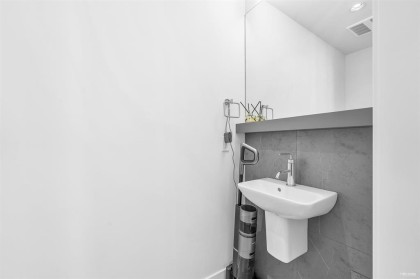 Photo 24 at 7623 Yukon Street, Marpole, Vancouver West