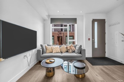 Photo 4 at 7623 Yukon Street, Marpole, Vancouver West