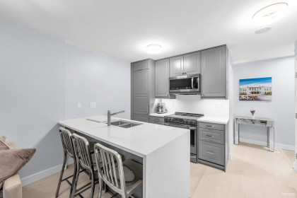 Photo 13 at 410 - 909 Mainland Street, Yaletown, Vancouver West