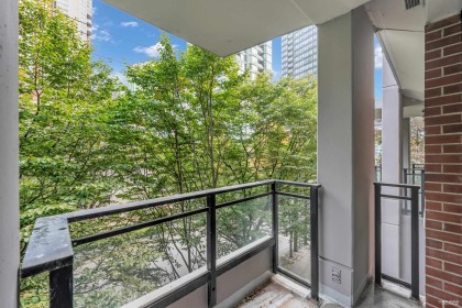 Photo 20 at 410 - 909 Mainland Street, Yaletown, Vancouver West