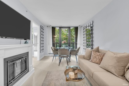 Photo 9 at 410 - 909 Mainland Street, Yaletown, Vancouver West