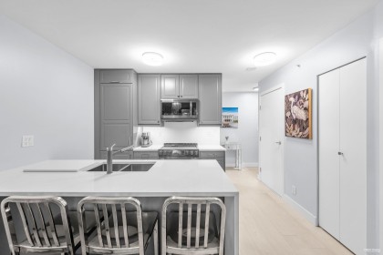 Photo 14 at 410 - 909 Mainland Street, Yaletown, Vancouver West