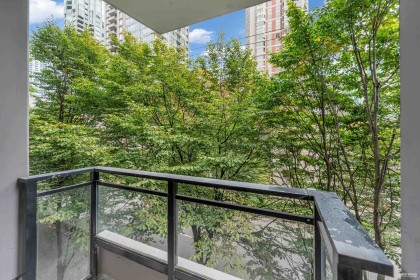 Photo 19 at 410 - 909 Mainland Street, Yaletown, Vancouver West