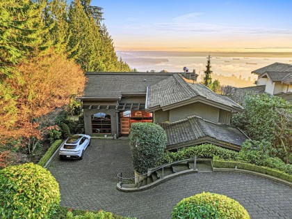 Photo 3 at 1626 Pinecrest Drive, Canterbury WV, West Vancouver