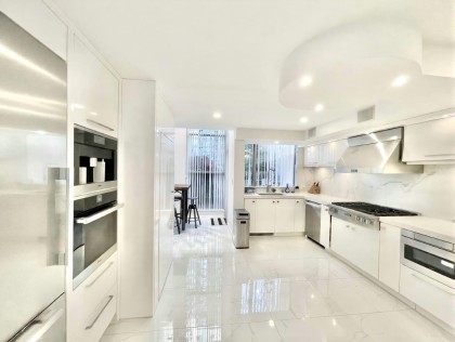 Photo 2 at 1235 Alberni Street, West End VW, Vancouver West