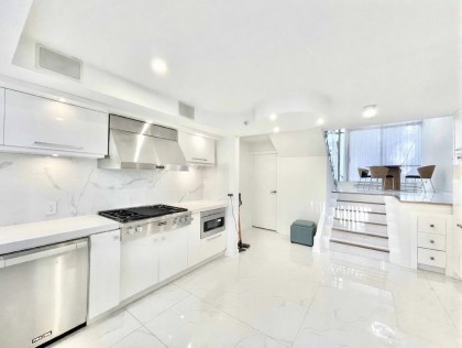 Photo 1 at 1235 Alberni Street, West End VW, Vancouver West