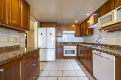 Photo 10 at 205 - 638 W 45th Avenue, Oakridge VW, Vancouver West