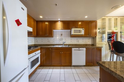 Photo 11 at 205 - 638 W 45th Avenue, Oakridge VW, Vancouver West