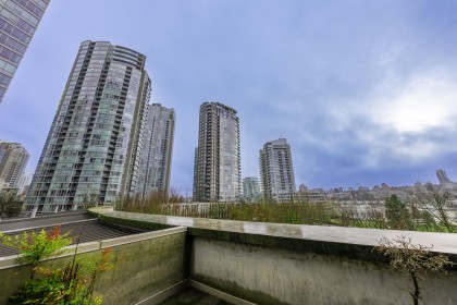 Photo 16 at 506 - 583 Beach Crescent, Yaletown, Vancouver West