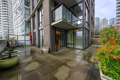 Photo 15 at 506 - 583 Beach Crescent, Yaletown, Vancouver West
