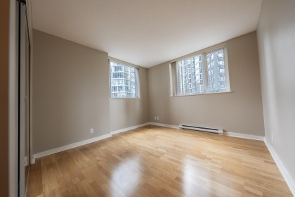 Photo 11 at 506 - 583 Beach Crescent, Yaletown, Vancouver West