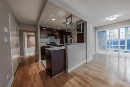 Photo 8 at 506 - 583 Beach Crescent, Yaletown, Vancouver West