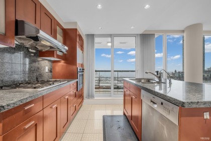 Photo 9 at 602 - 590 Nicola Street, Coal Harbour, Vancouver West