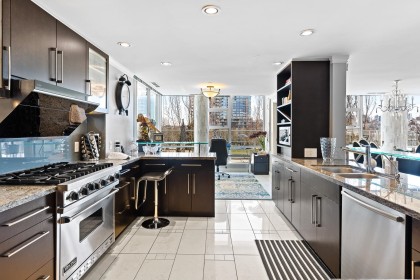 Photo 17 at 301 - 638 Beach Crescent, Yaletown, Vancouver West