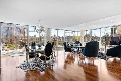 Photo 5 at 301 - 638 Beach Crescent, Yaletown, Vancouver West