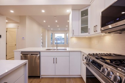 Photo 14 at 254 E 18th Street, Central Lonsdale, North Vancouver