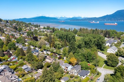 Photo 3 at 4316 W 2nd Avenue, Point Grey, Vancouver West