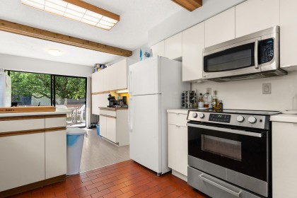 Photo 9 at 4316 W 2nd Avenue, Point Grey, Vancouver West