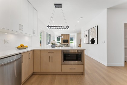 Photo 8 at 842 St. Denis Avenue, Lynnmour, North Vancouver