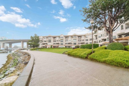 Photo 37 at 311 - 1859 Spyglass Place, False Creek, Vancouver West