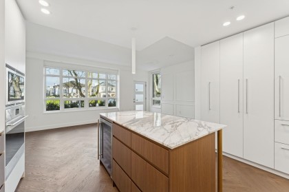 Photo 9 at 101 - 3668 W 10th Avenue, Kitsilano, Vancouver West