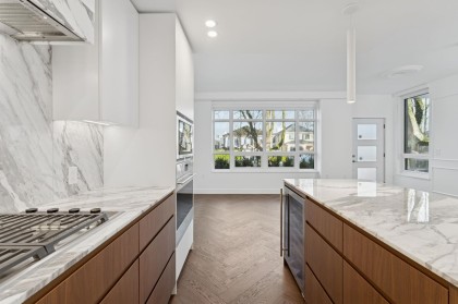 Photo 8 at 101 - 3668 W 10th Avenue, Kitsilano, Vancouver West