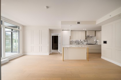 Photo 3 at 303 - 3668 W 10th Avenue, Kitsilano, Vancouver West