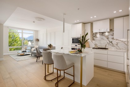 Photo 2 at 309 - 3668 W 10th Avenue, Kitsilano, Vancouver West