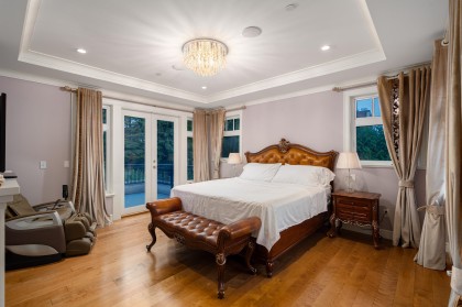 Photo 16 at 920 3rd Street, Cedardale, West Vancouver