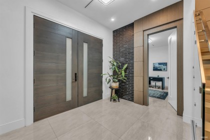 Photo 5 at 929 Canyon Boulevard, Canyon Heights NV, North Vancouver