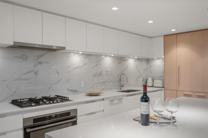 Photo 5 at 611 - 1500 Fern Street, Lynnmour, North Vancouver