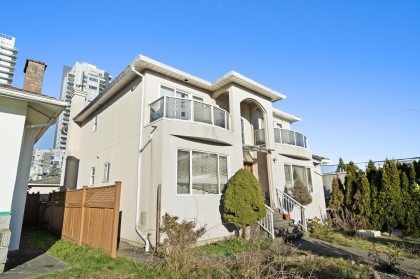 Photo 3 at 515 W 60th Avenue, Marpole, Vancouver West