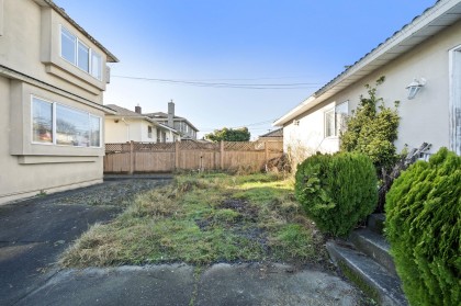 Photo 9 at 515 W 60th Avenue, Marpole, Vancouver West