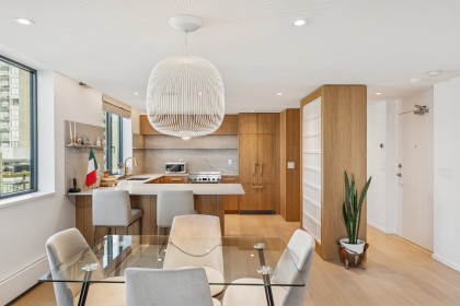 Photo 11 at 502 - 2090 Argyle Avenue, Dundarave, West Vancouver