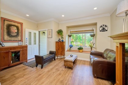 Photo 4 at 562 W Keith Road, Central Lonsdale, North Vancouver