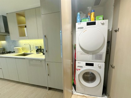 Photo 11 at 1505 - 89 Nelson Street, Yaletown, Vancouver West