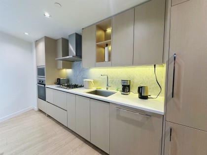 Photo 8 at 1505 - 89 Nelson Street, Yaletown, Vancouver West