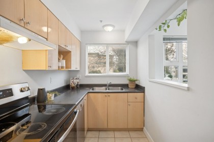 Photo 10 at 201 - 1099 W 71st Avenue, Marpole, Vancouver West