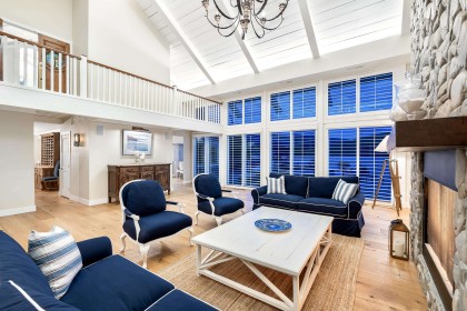 Photo 5 at 614 Lowry Lane, Dollarton, North Vancouver